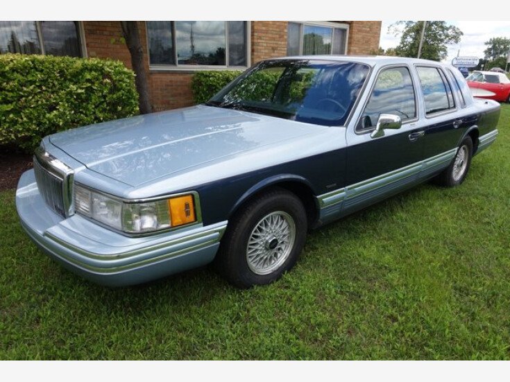 Thumbnail Photo undefined for 1992 Lincoln Town Car